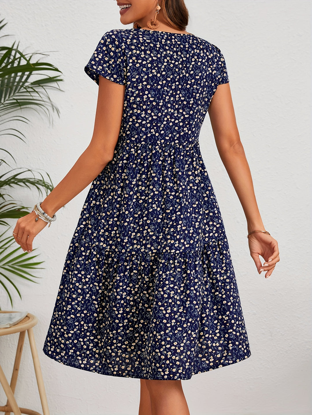 Ronja™ | Kjole med Blomstermønster og Rund Hals