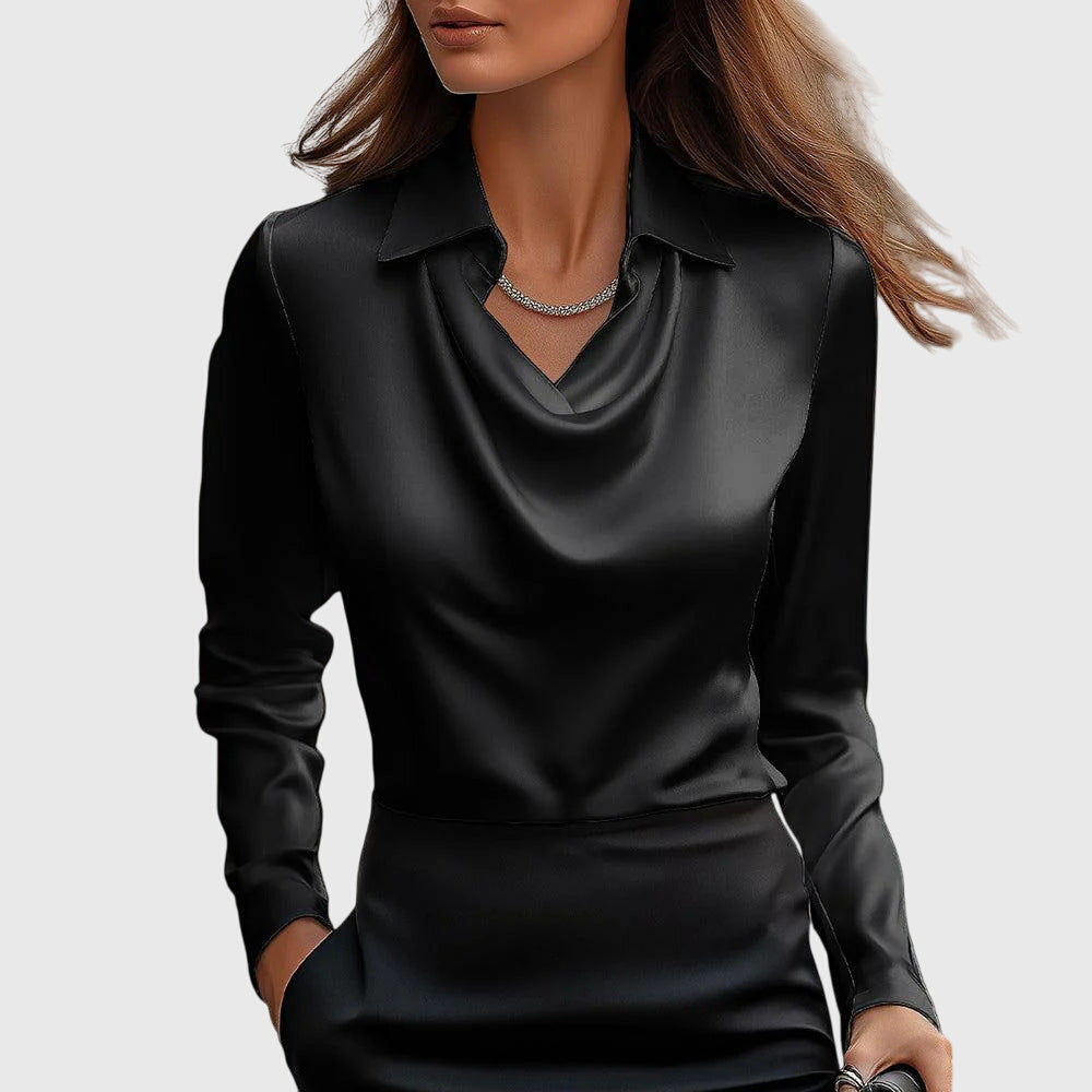 Sylvie™ | Luksuriøs, glansfuld bluse med plisseret hals