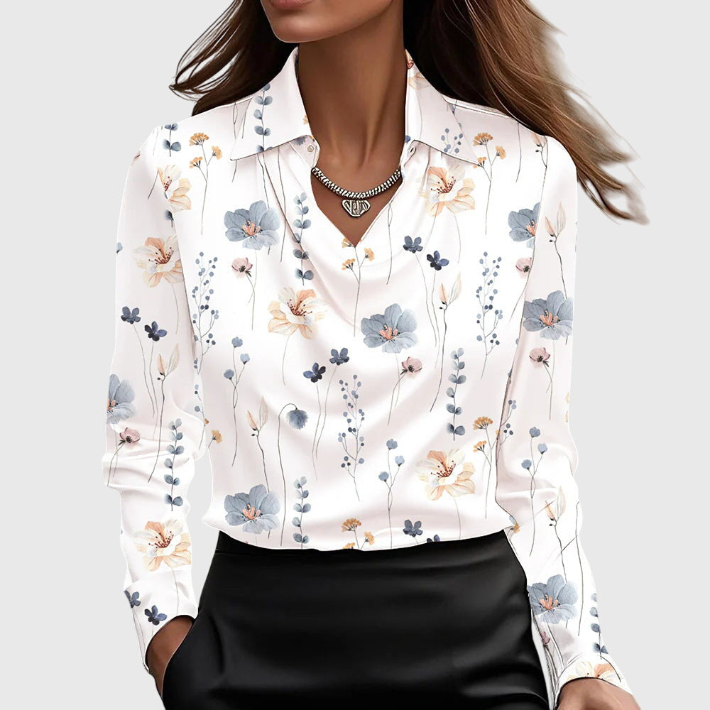 Sylvie™ | Luksuriøs, glansfuld bluse med plisseret hals
