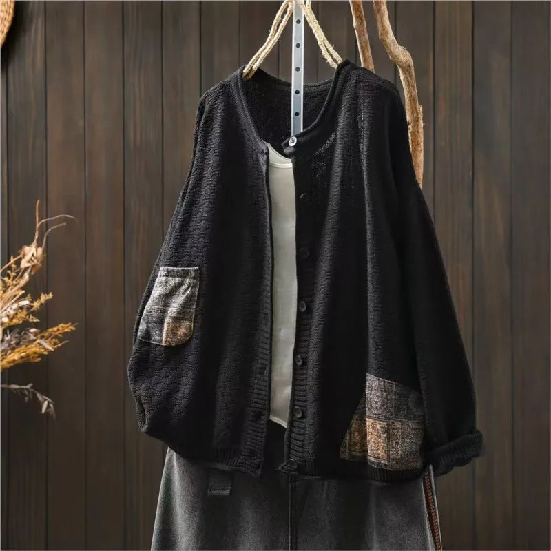 Kirstine™ | Casual Strikket O-hals Patchwork Sweater med Knapper