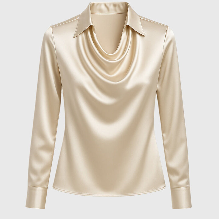 Sylvie™ | Luksuriøs, glansfuld bluse med plisseret hals
