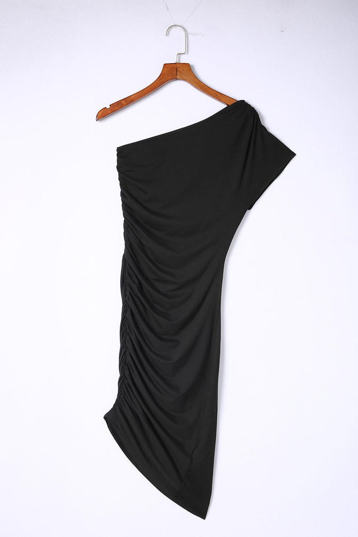 Asta™ | Elegant Ensfarvet Bodycon Kjole med Ruching