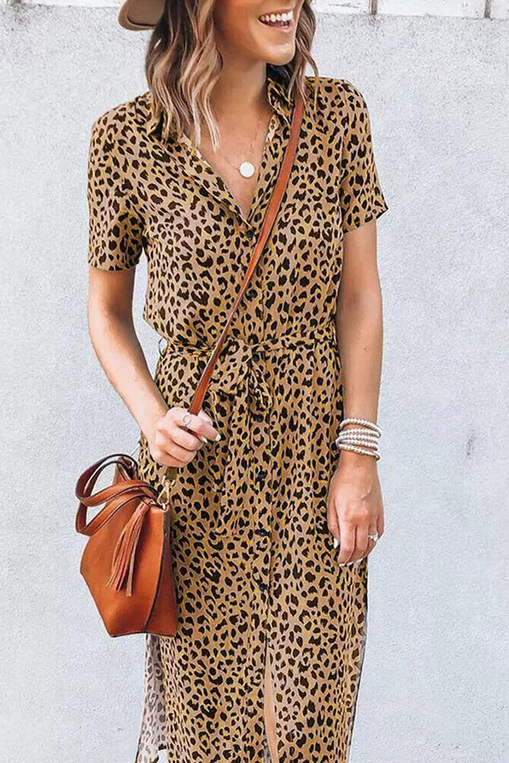 Emma™ | Elegant Midikjole med Panterprint og Krave
