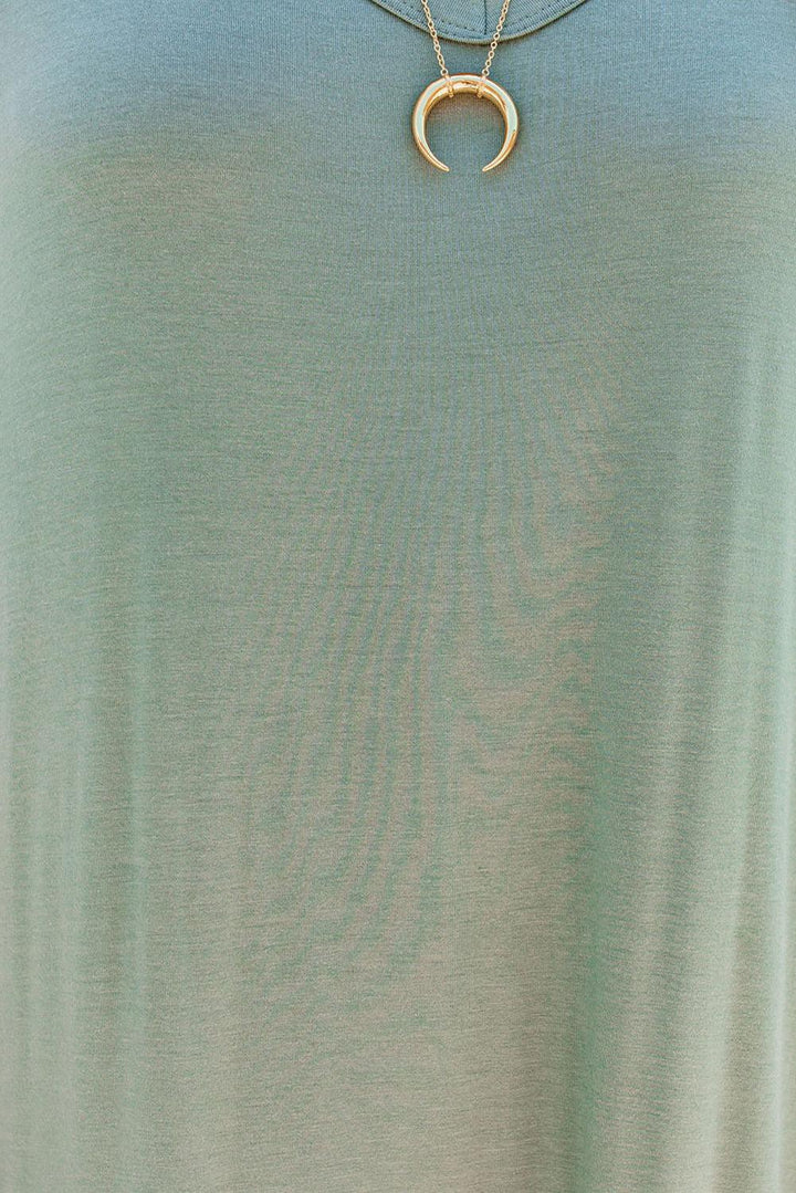 Anna™ | Maxi T-shirt Kjole med V-hals, Slids og Lommer